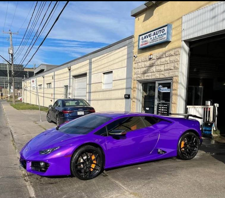 Lamborghini Huracán violette